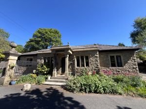 Front External- click for photo gallery